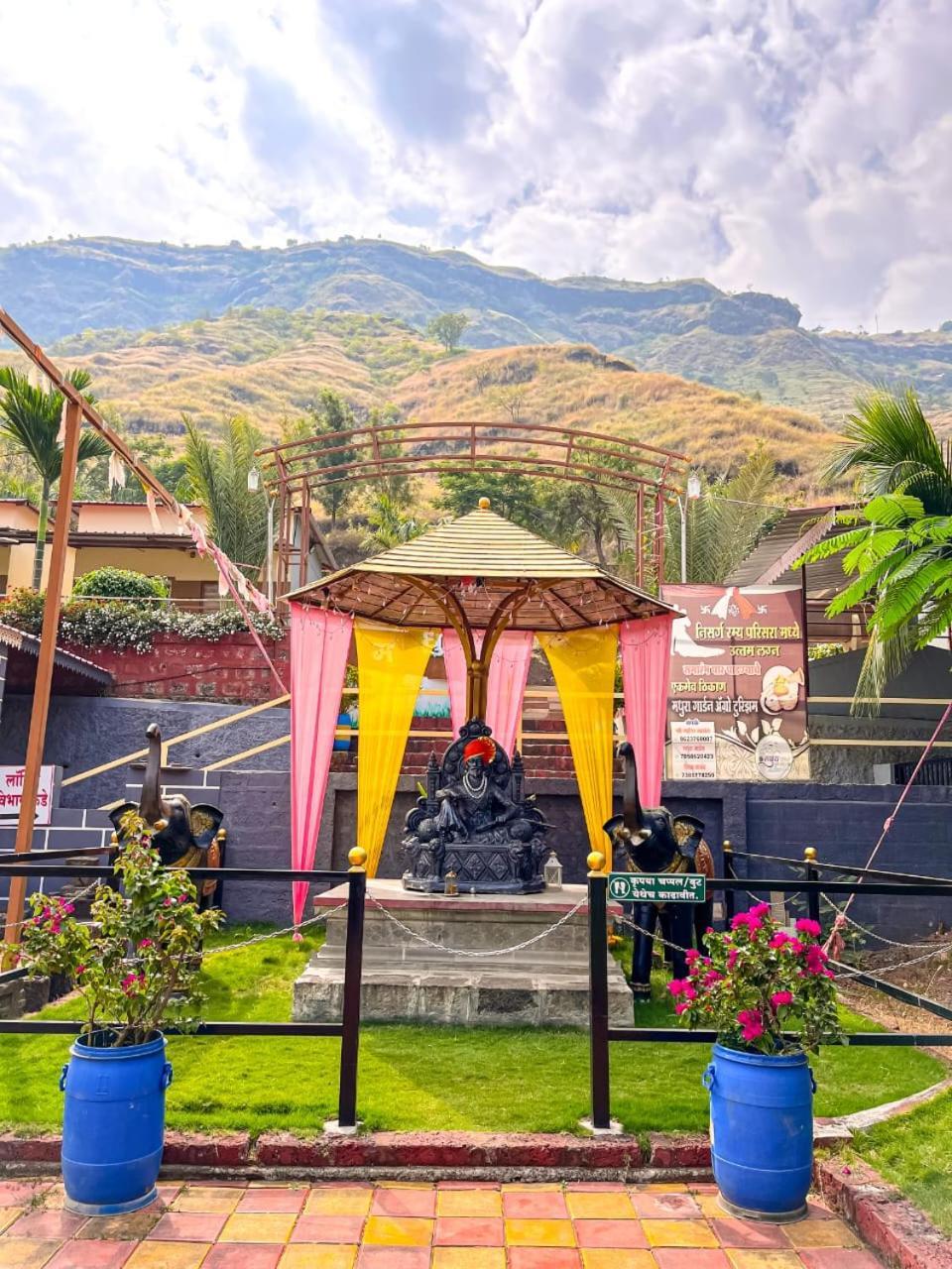 Madhura Agro Tourism Wai Bagian luar foto