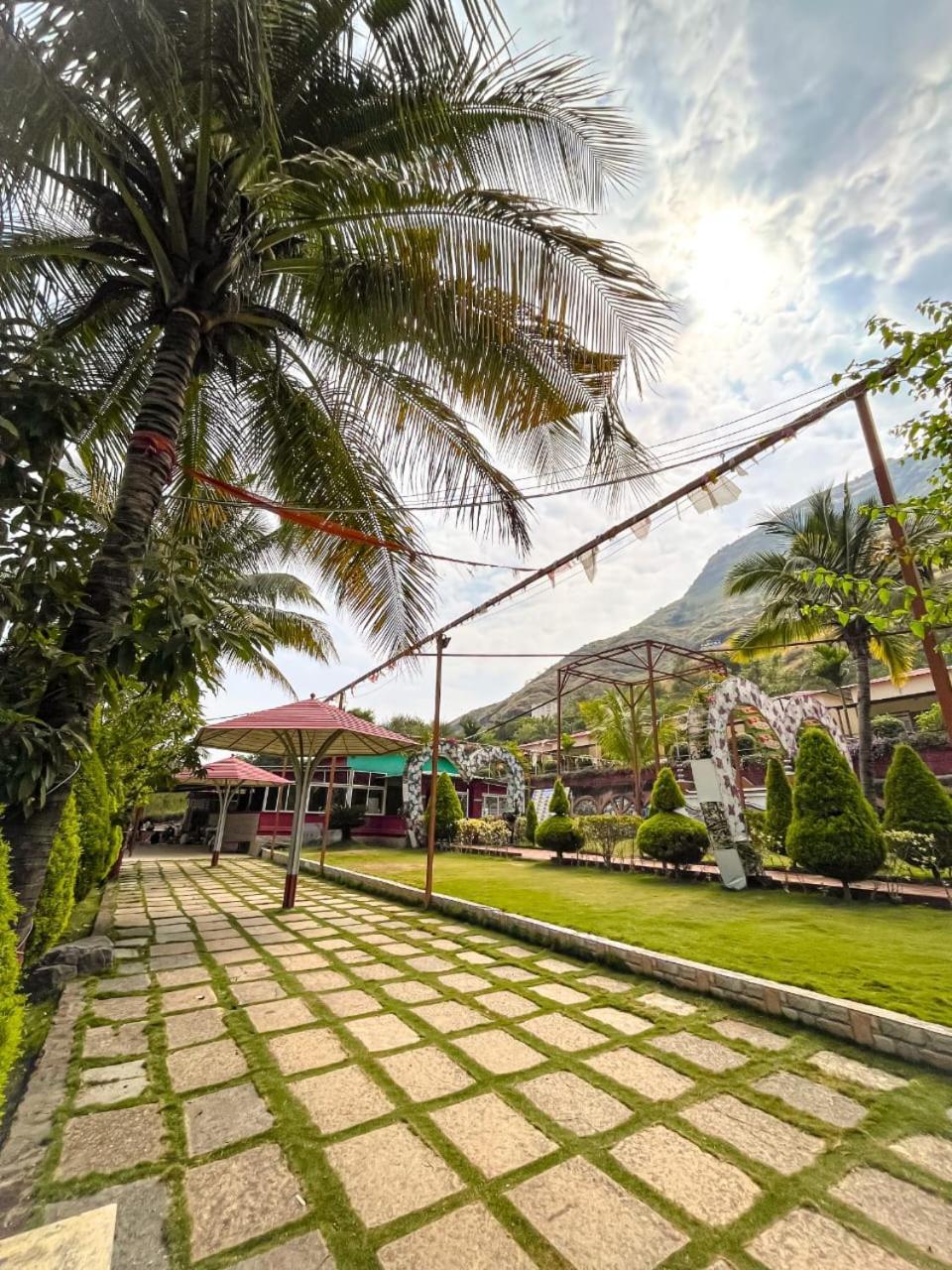 Madhura Agro Tourism Wai Bagian luar foto