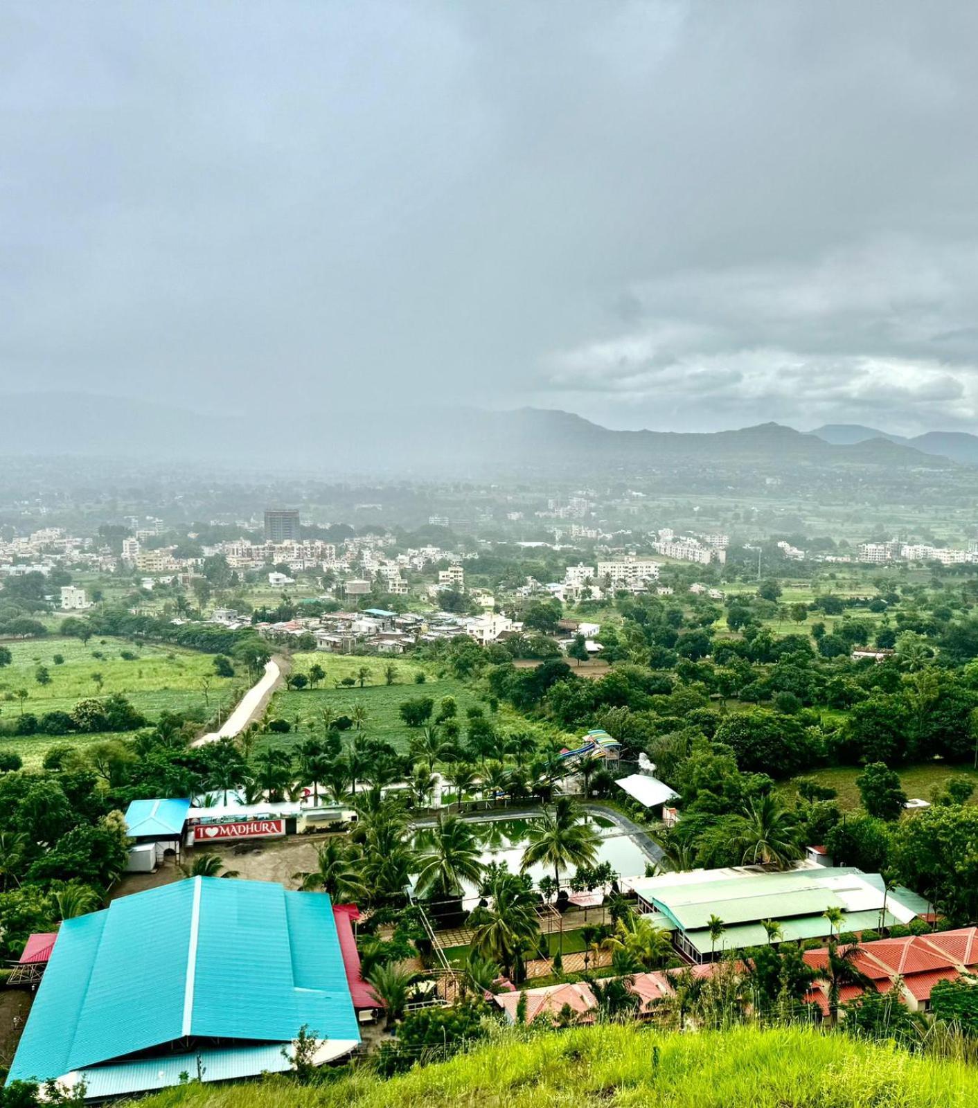 Madhura Agro Tourism Wai Bagian luar foto