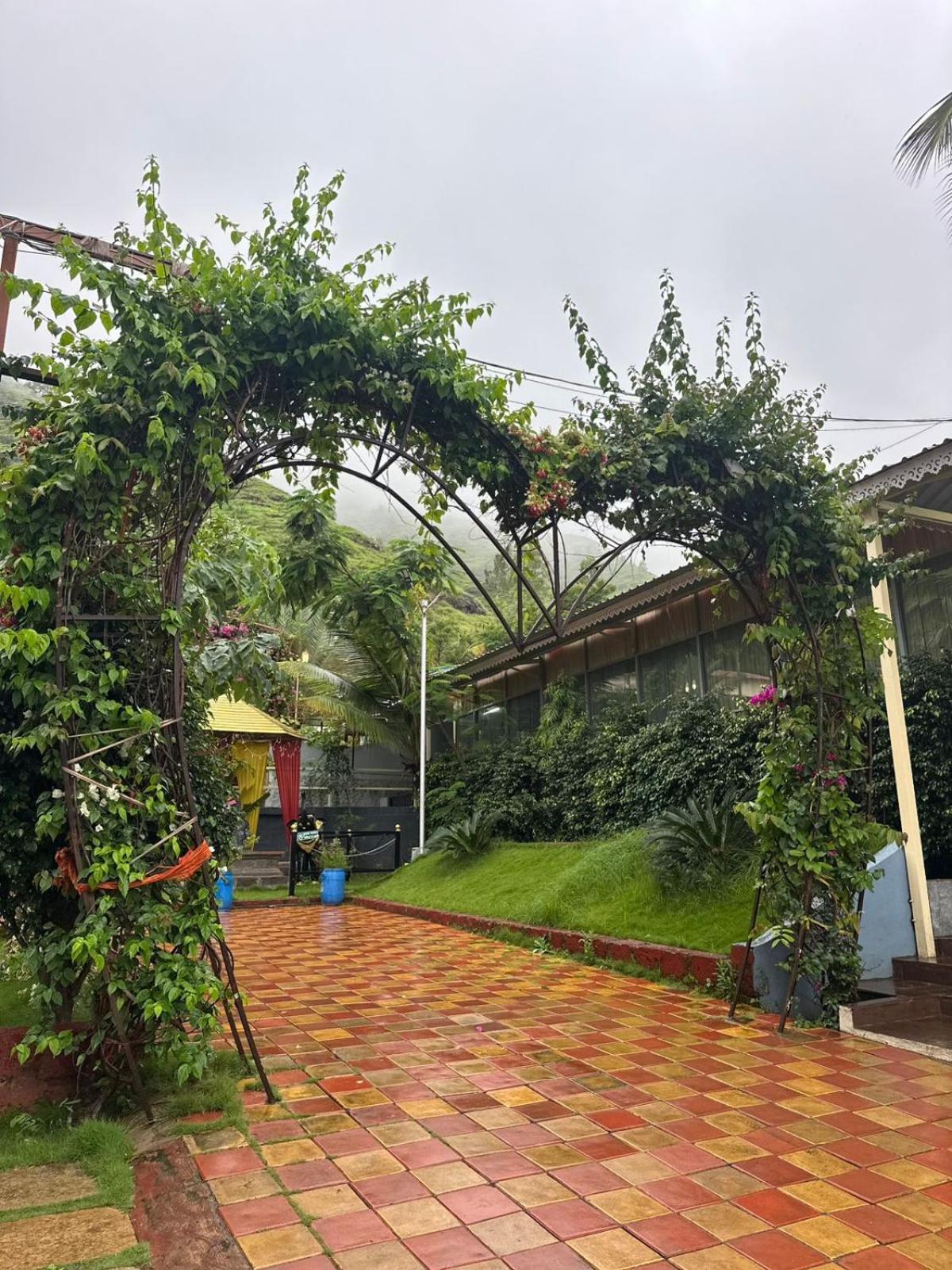 Madhura Agro Tourism Wai Bagian luar foto